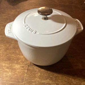 Staub. Cocotte chistera drop structure 16cm1.7L